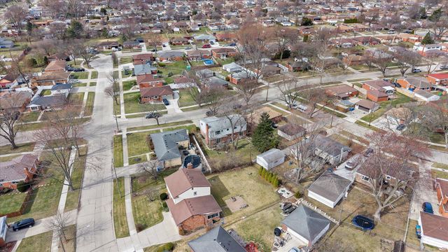 31126 Gloede Drive, Warren, MI 48088