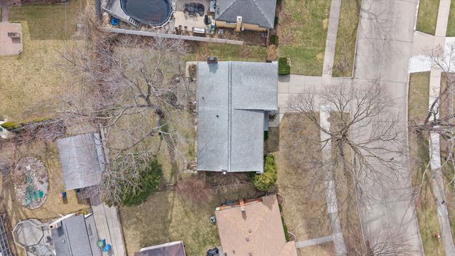 31126 Gloede Drive, Warren, MI 48088