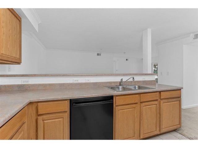5667 S Urban St 102, Littleton, CO 80127