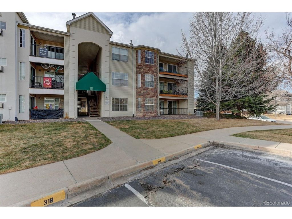 5667 S Urban St 102, Littleton, CO 80127