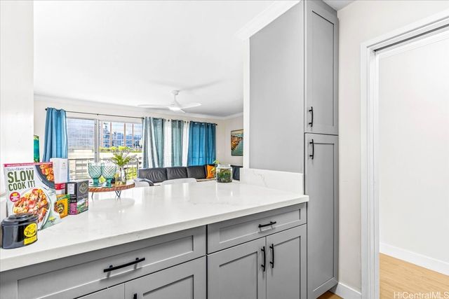 731 Amana Street 904, Honolulu, HI 96814