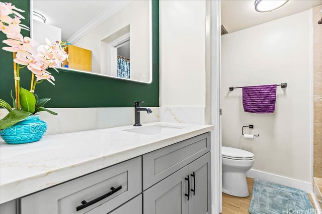 731 Amana Street 904, Honolulu, HI 96814