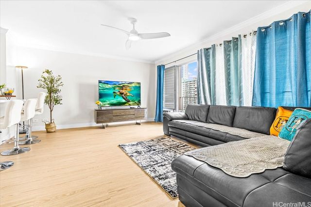 731 Amana Street 904, Honolulu, HI 96814