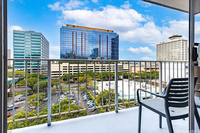 731 Amana Street 904, Honolulu, HI 96814