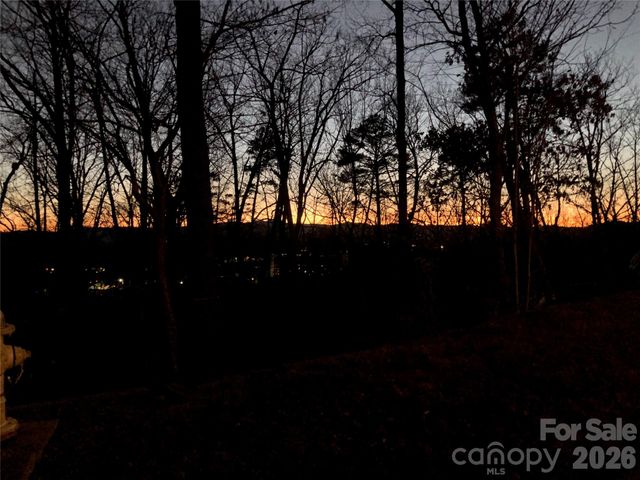 28 Samuel Ashe Drive, Asheville, NC 28805