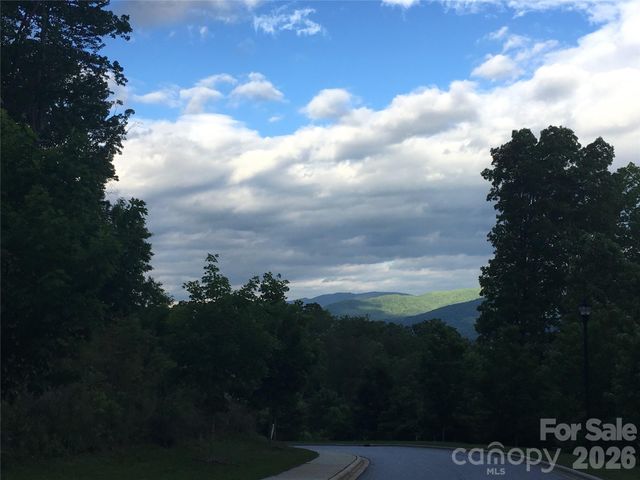 28 Samuel Ashe Drive, Asheville, NC 28805