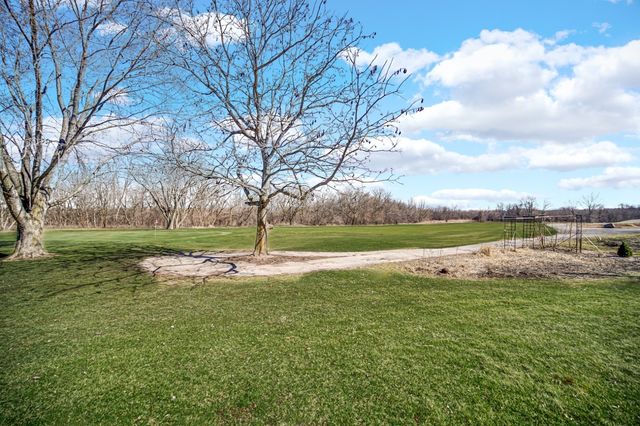 0N745 Bartelt Road, Geneva, IL 60134