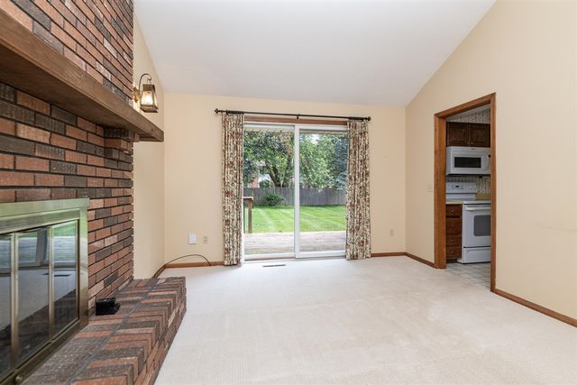 6124 Old Log Trail, Kalamazoo, MI 49009