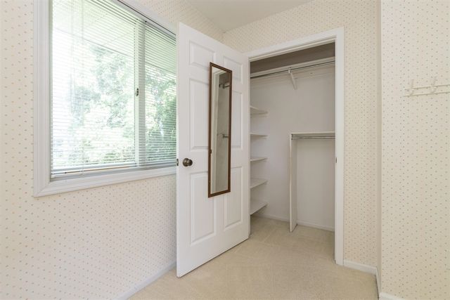 6124 Old Log Trail, Kalamazoo, MI 49009