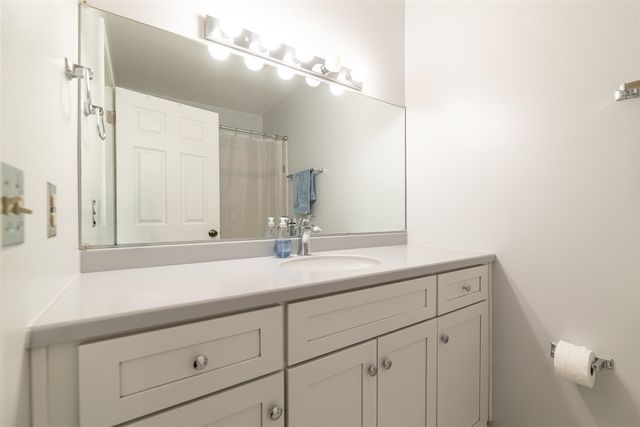 6124 Old Log Trail, Kalamazoo, MI 49009