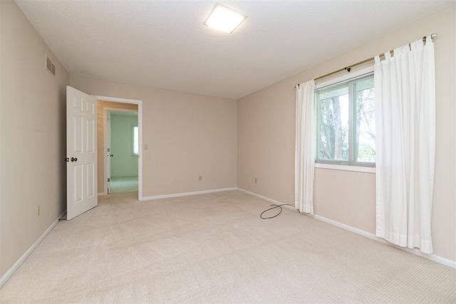 6124 Old Log Trail, Kalamazoo, MI 49009