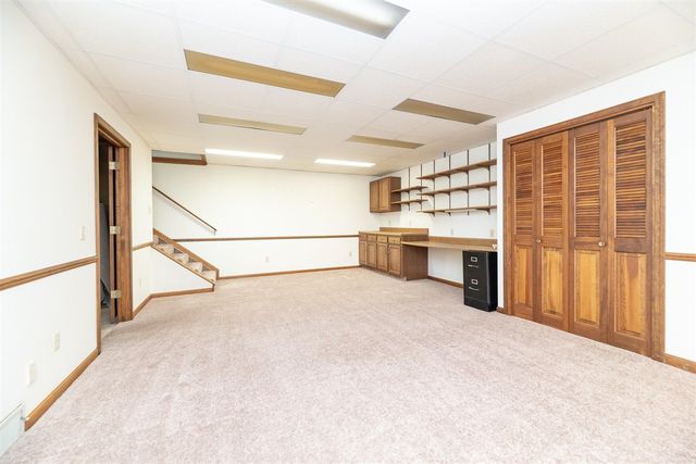6124 Old Log Trail, Kalamazoo, MI 49009
