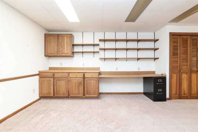 6124 Old Log Trail, Kalamazoo, MI 49009