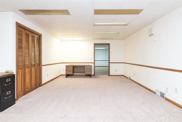 6124 Old Log Trail, Kalamazoo, MI 49009