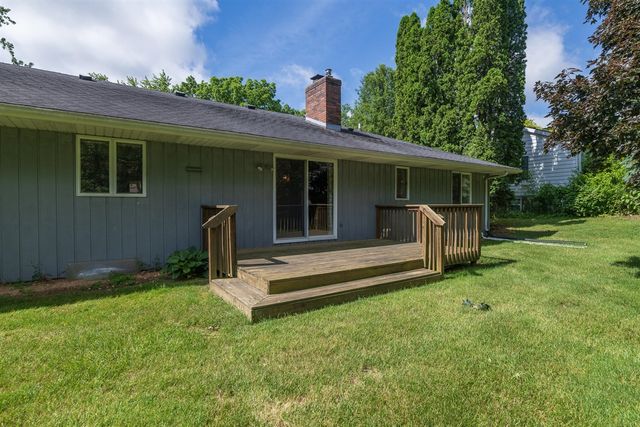 6124 Old Log Trail, Kalamazoo, MI 49009