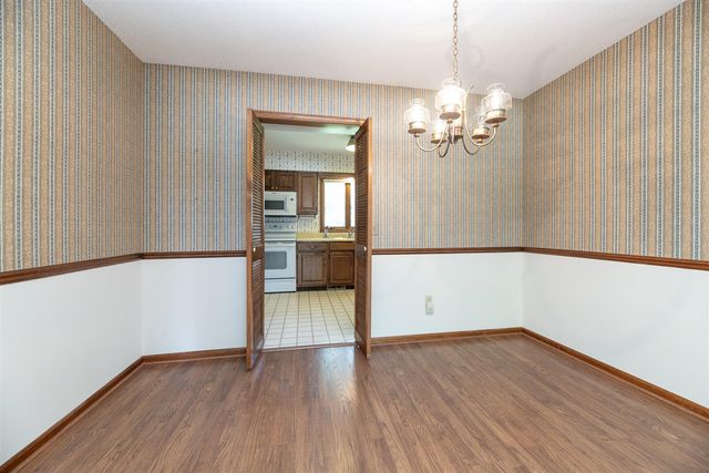6124 Old Log Trail, Kalamazoo, MI 49009