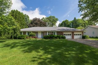 6124 Old Log Trail, Kalamazoo, MI 49009