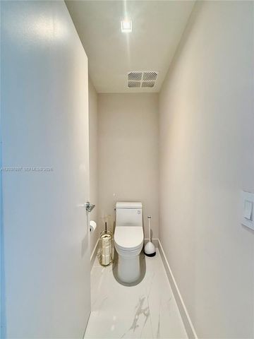 700 NE 24th St 1002, Miami, FL 33137