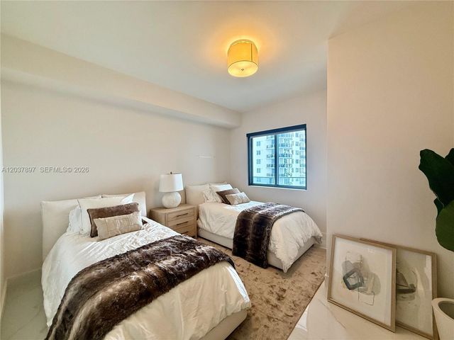 700 NE 24th St 1002, Miami, FL 33137