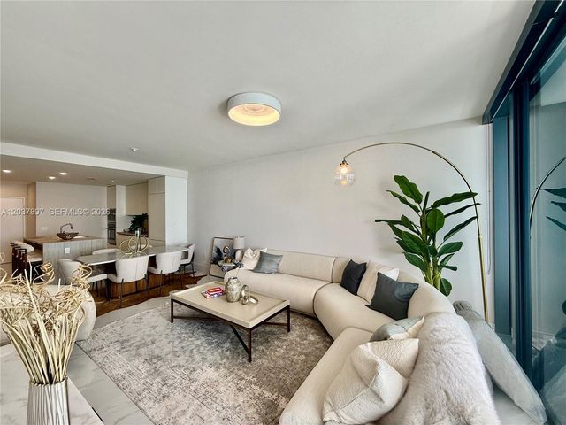 700 NE 24th St 1002, Miami, FL 33137