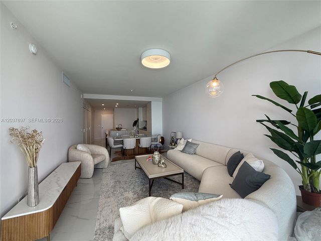 700 NE 24th St 1002, Miami, FL 33137