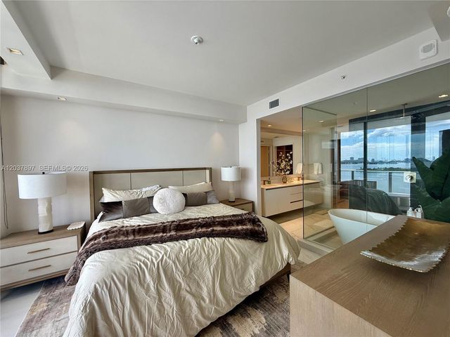 700 NE 24th St 1002, Miami, FL 33137
