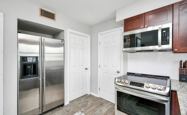 22108 Zapata, Galveston, TX 77554