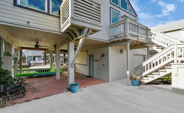 22108 Zapata, Galveston, TX 77554