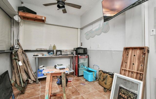 22108 Zapata, Galveston, TX 77554