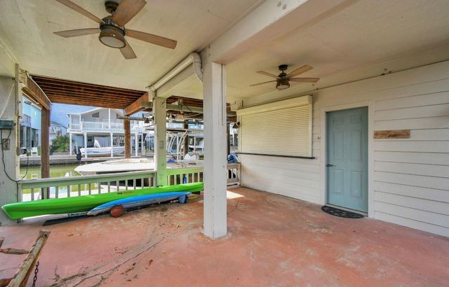 22108 Zapata, Galveston, TX 77554
