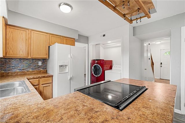 3423 Club House RD, Virginia Beach, VA 23452