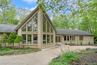 2670 Spring Grove Drive, Genoa Township, MI 48114