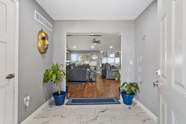 1913 Trails Drive, Urbana, IL 61802