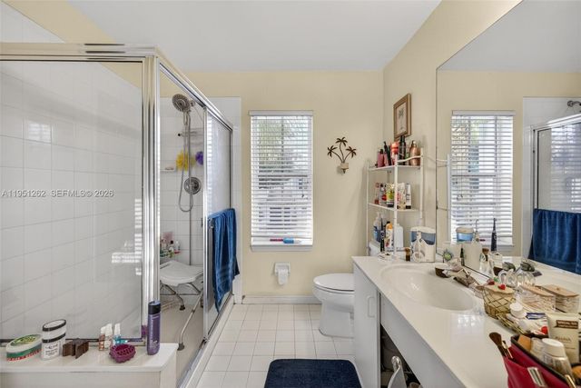 6008 N Golden Beauty Ln, Tamarac, FL 33321