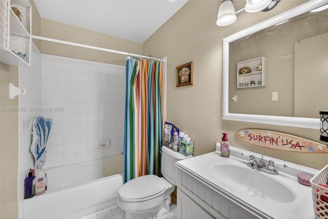 6008 N Golden Beauty Ln, Tamarac, FL 33321