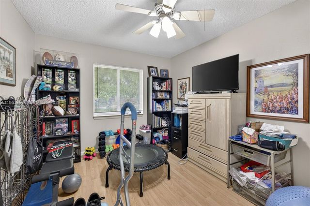 6008 N Golden Beauty Ln, Tamarac, FL 33321