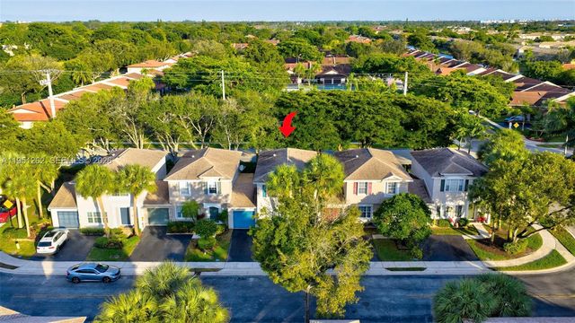 6008 N Golden Beauty Ln, Tamarac, FL 33321