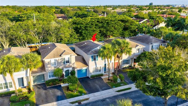 6008 N Golden Beauty Ln, Tamarac, FL 33321