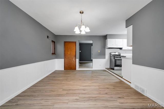 4116 Ammann Lane, St Louis, MO 63121