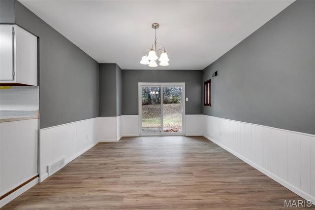 4116 Ammann Lane, St Louis, MO 63121