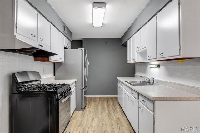 4116 Ammann Lane, St Louis, MO 63121