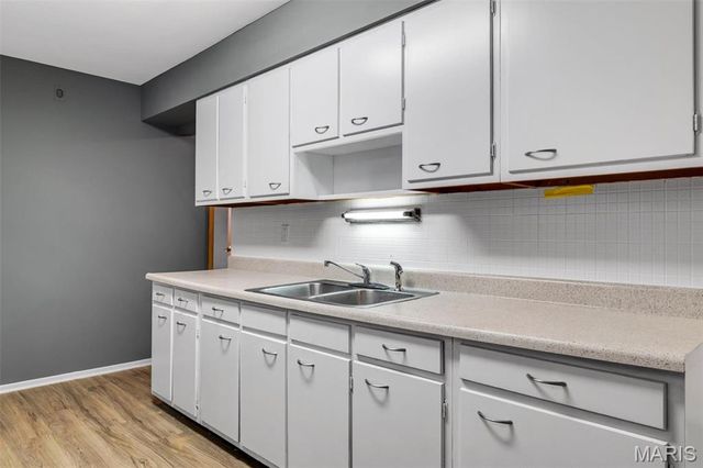 4116 Ammann Lane, St Louis, MO 63121