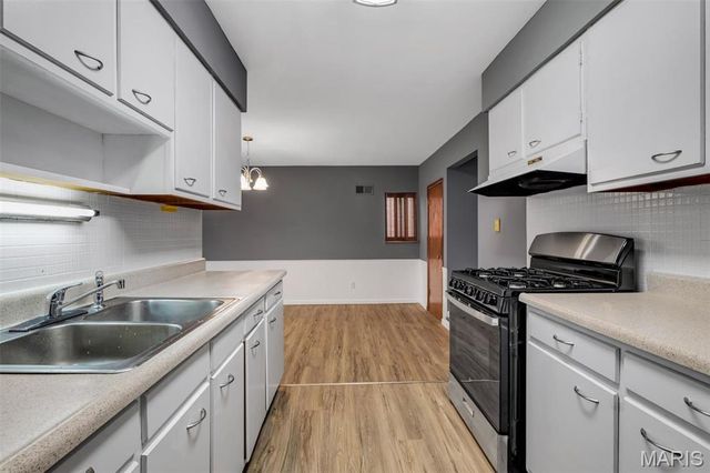 4116 Ammann Lane, St Louis, MO 63121