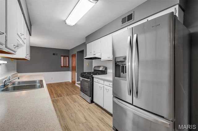 4116 Ammann Lane, St Louis, MO 63121