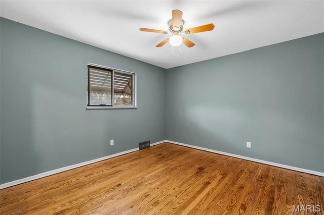 4116 Ammann Lane, St Louis, MO 63121