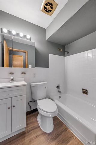 4116 Ammann Lane, St Louis, MO 63121