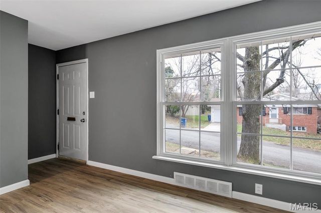 4116 Ammann Lane, St Louis, MO 63121