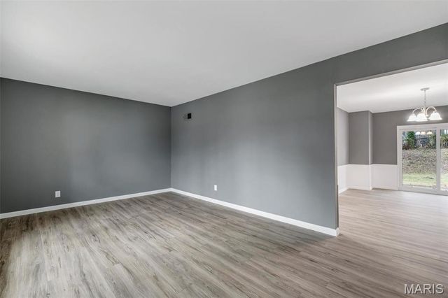 4116 Ammann Lane, St Louis, MO 63121