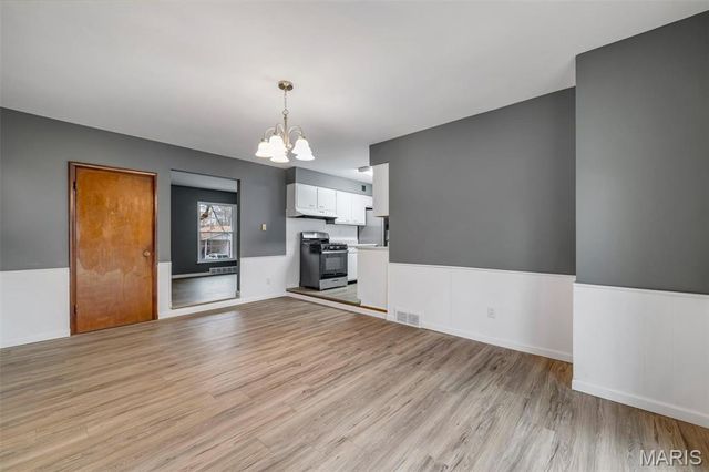 4116 Ammann Lane, St Louis, MO 63121