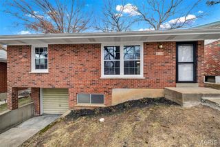 4116 Ammann Lane, St Louis, MO 63121